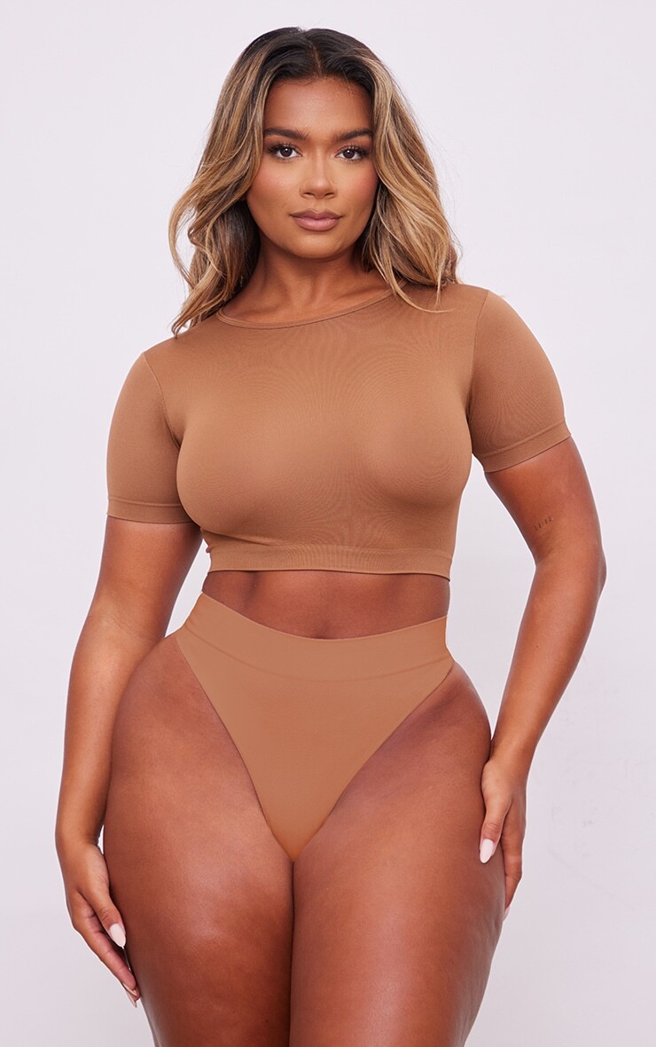 PrettyLittleThing Форма шоколадно-коричневой эластичной укороченной футболки со скульптурой
PrettyLittleThing Форма шоколадно-коричневой эластичной укороченной футболки со скульптурой