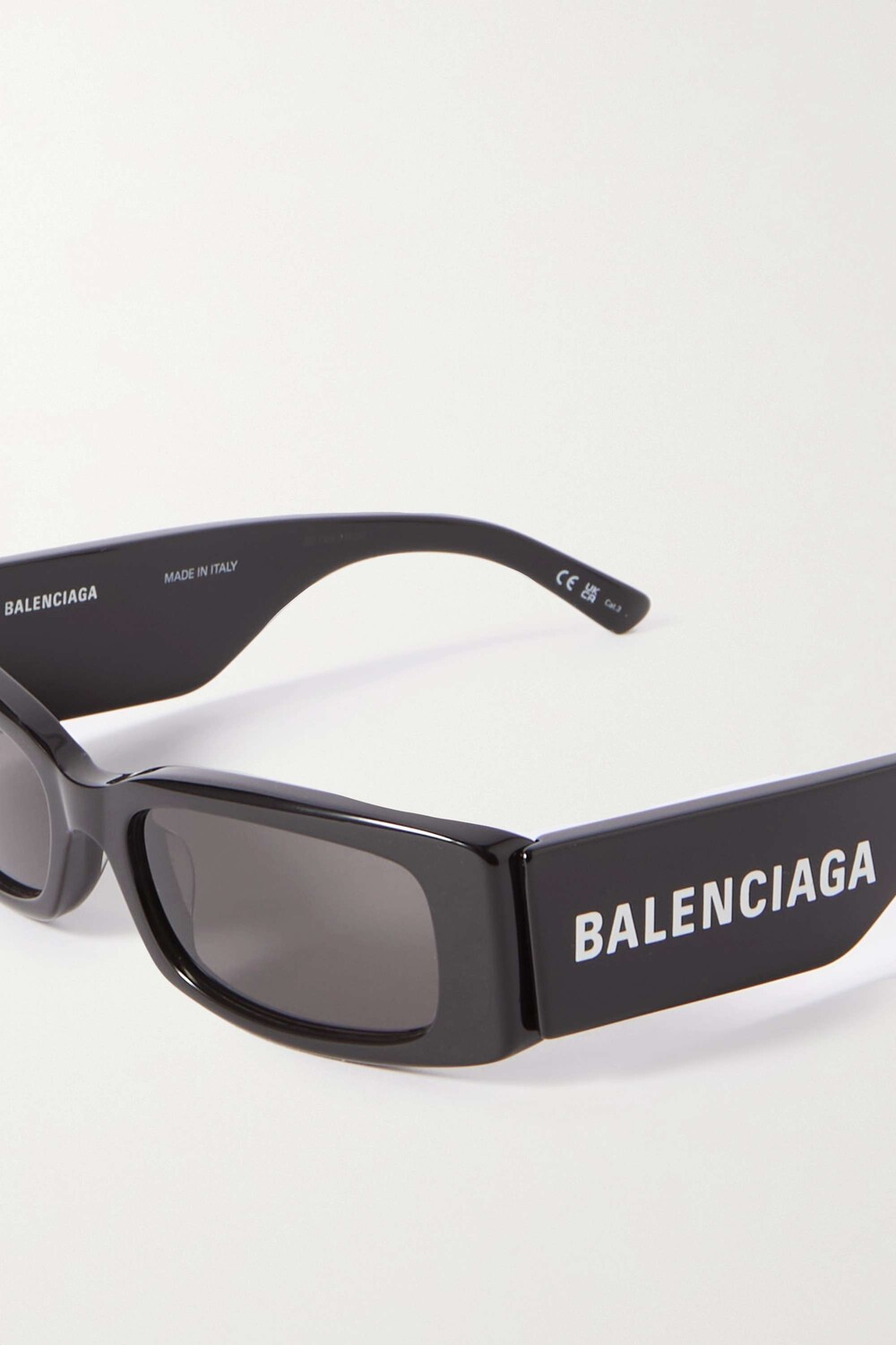 BALENCIAGA EYEWEAR солнцезащитные очки в прямоугольной оправе из ацетата, черный
BALENCIAGA EYEWEAR солнцезащитные очки в прямоугольной оправе из ацетата, черный