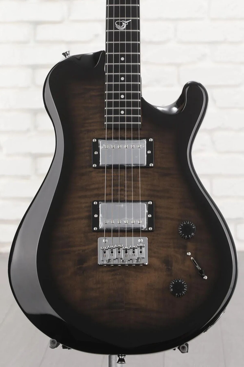 Складная дорожная электрическая гитара Journey Instruments OE990 — выцветший черный
Складная дорожная электрическая гитара Journey Instruments OE990 — выцветший черный