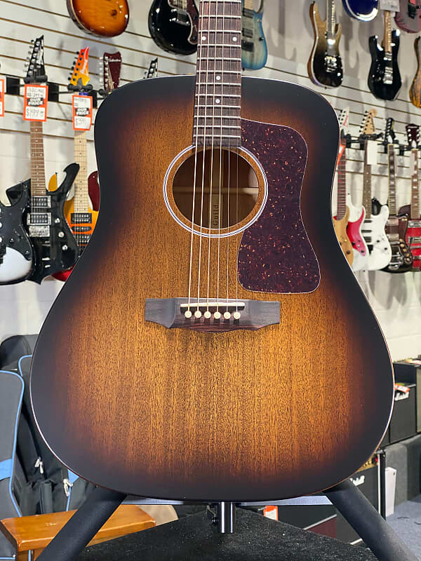 Акустическая гитара Guild USA D-20 Mahogany Dreadnought Acoustic Vintage Sunburst | OHSC +
Акустическая гитара Guild USA D-20 Mahogany Dreadnought Acoustic Vintage Sunburst | OHSC +