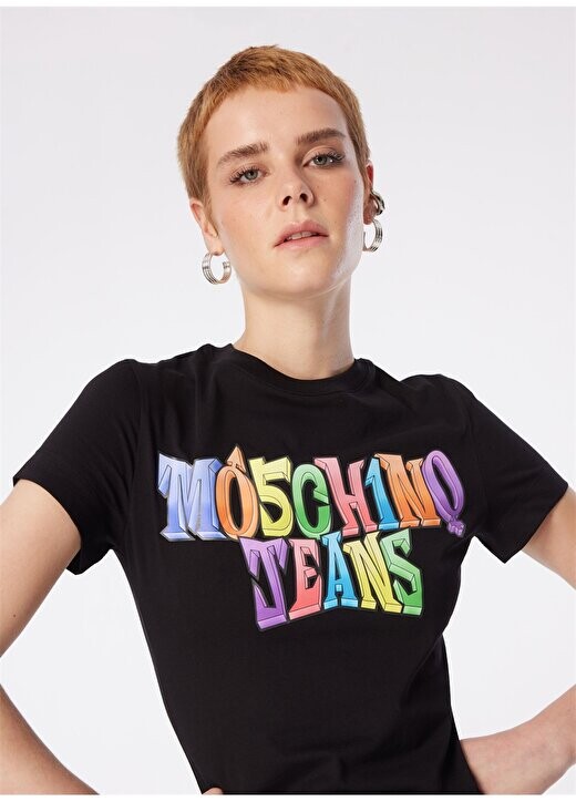 Черная женская футболка с круглым вырезом и принтом 241K1A0708 Moschino Jeans, черный
Черная женская футболка с круглым вырезом и принтом 241K1A0708 Moschino Jeans, черный