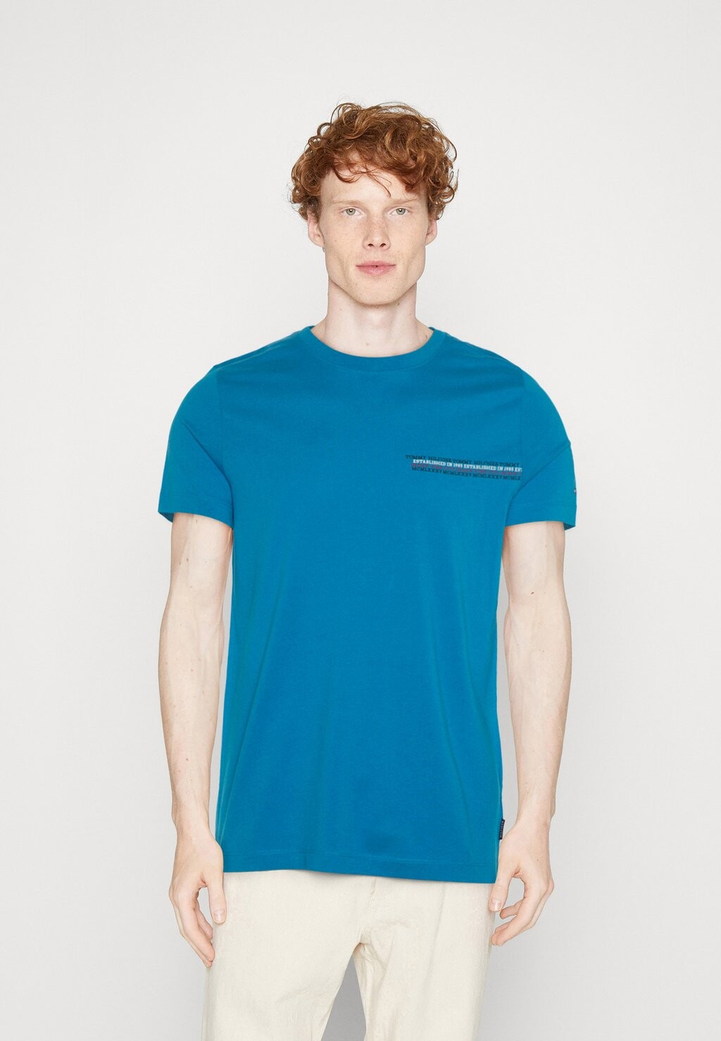 Базовая футболка ФУТБОЛКА MONOTYPE SMALL BEST STRIPE Tommy Hilfiger, лазурный цвет морской волны, Синий
Базовая футболка ФУТБОЛКА MONOTYPE SMALL BEST STRIPE Tommy Hilfiger, лазурный цвет морской волны, Синий