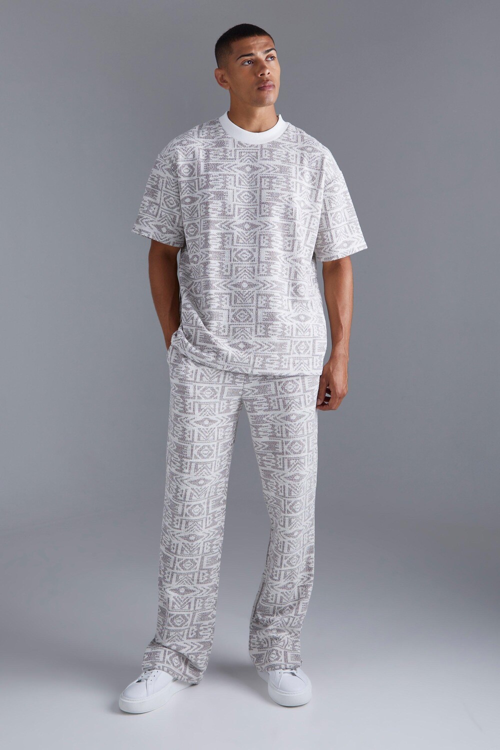 Футболка aztec из жаккарда оверсайз и обычный комплект для джоггера Boohoo, фиолетовый
Футболка aztec из жаккарда оверсайз и обычный комплект для джоггера Boohoo, фиолетовый