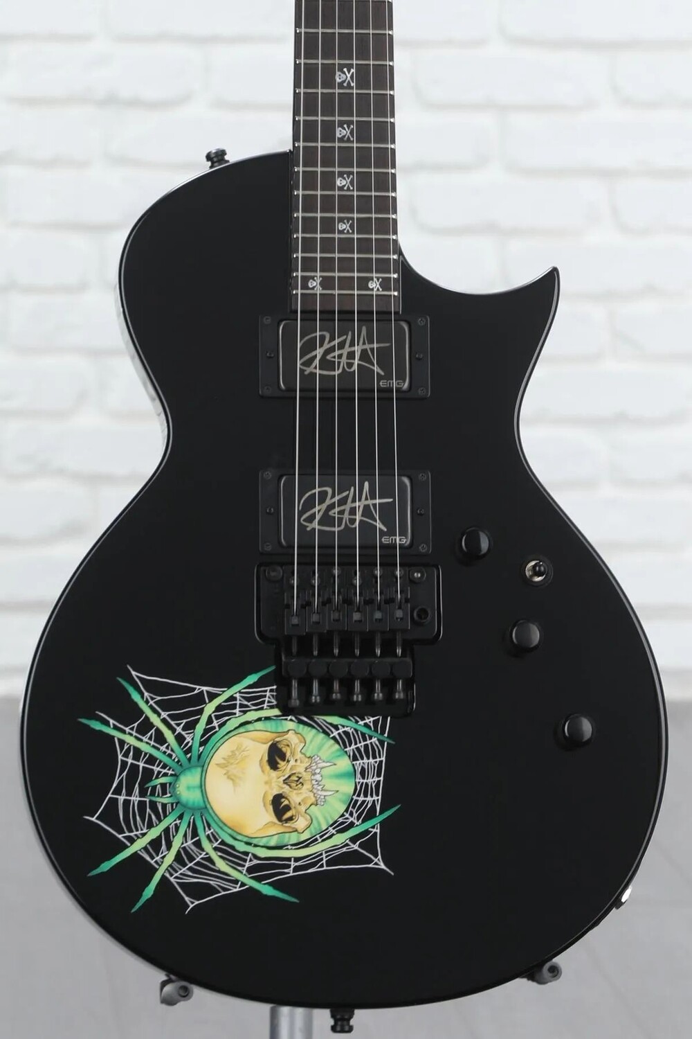 Электрогитара ESP Kirk Hammett KH-3 Spider, посвященная 30-летнему юбилею - черная
Электрогитара ESP Kirk Hammett KH-3 Spider, посвященная 30-летнему юбилею - черная