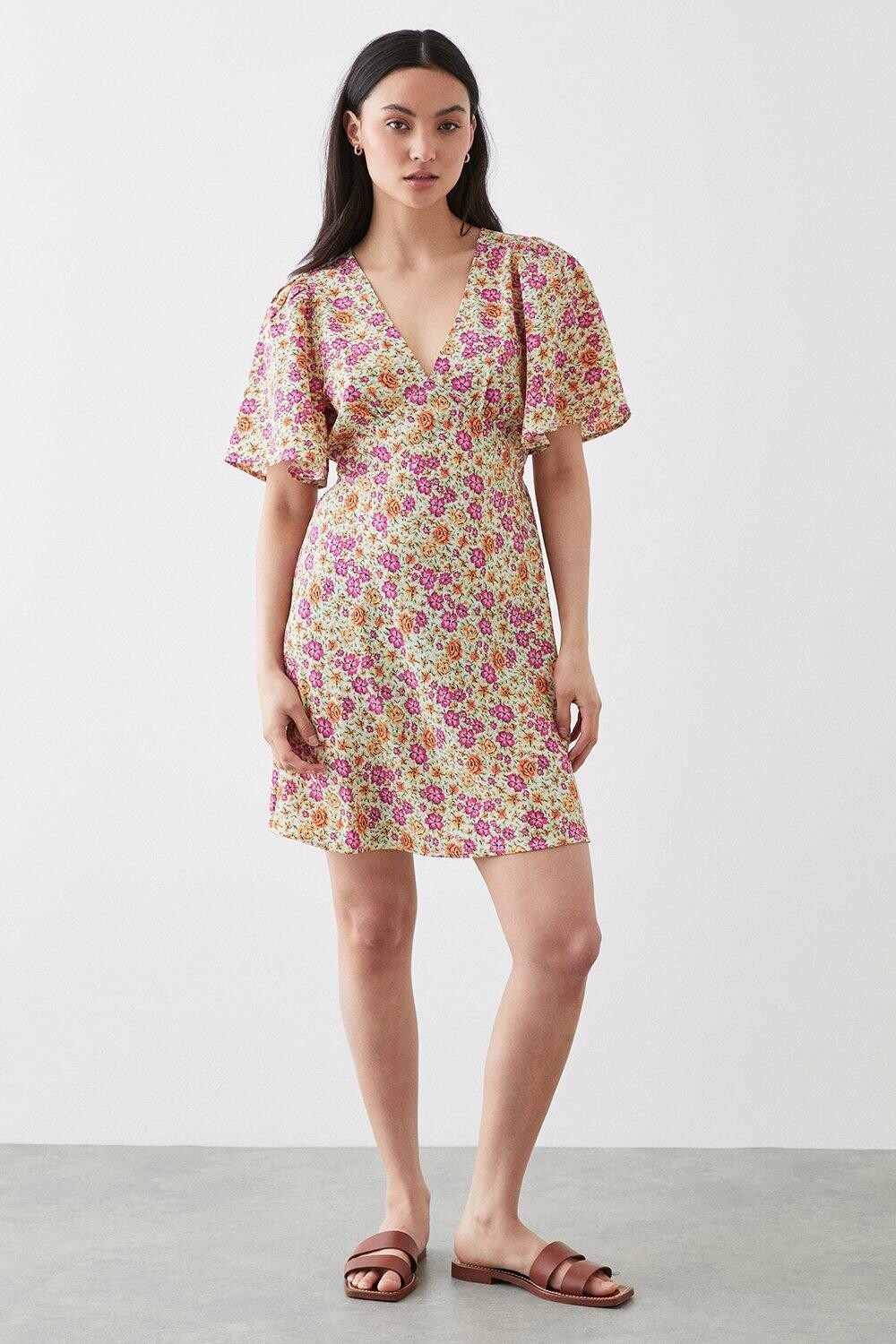 Мини-платье Petite Multi Ditsy с развевающимися рукавами Dorothy Perkins, мультиколор
Мини-платье Petite Multi Ditsy с развевающимися рукавами Dorothy Perkins, мультиколор