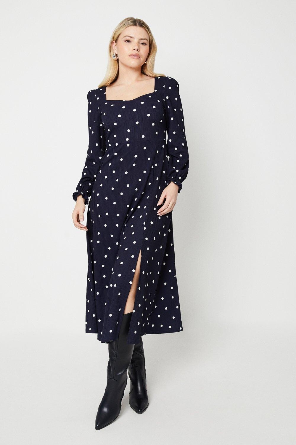 Темно-синее платье миди с длинными рукавами и принтом в виде сердца Dorothy Perkins, темно-синий
Темно-синее платье миди с длинными рукавами и принтом в виде сердца Dorothy Perkins, темно-синий