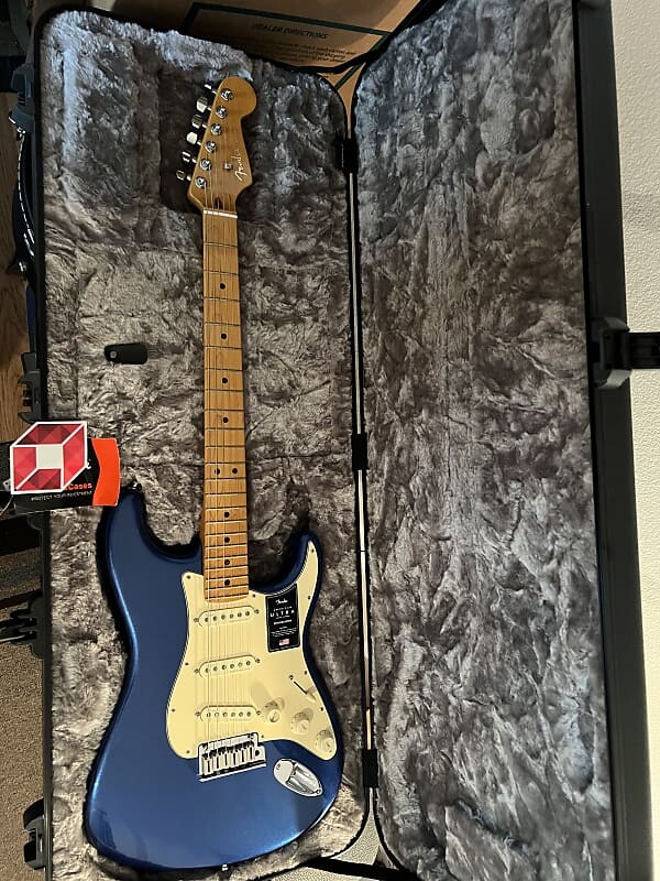 Электрогитара Fender American Ultra Stratocaster with Maple Fretboard 2019 - Present - Cobra Blue
Электрогитара Fender American Ultra Stratocaster with Maple Fretboard 2019 - Present - Cobra Blue