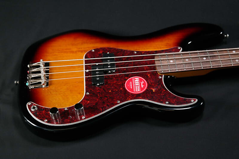 Басс гитара Squier Classic Vibe '60s Precision Bass - Laurel Fingerboard - 3-Color Sunburst - 941
Басс гитара Squier Classic Vibe '60s Precision Bass - Laurel Fingerboard - 3-Color Sunburst - 941