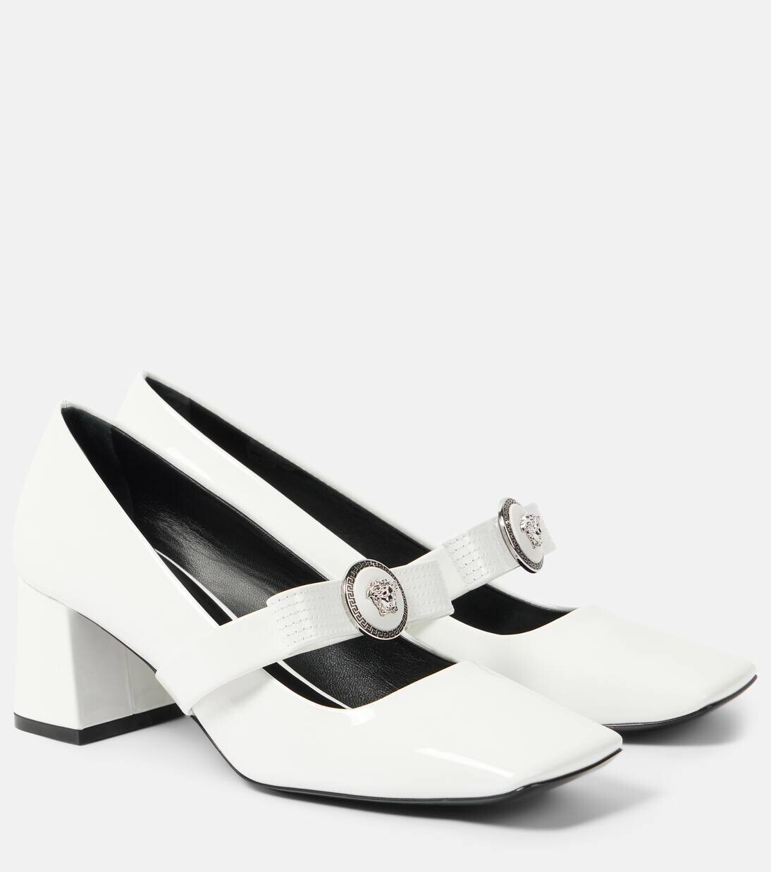 Туфли-лодочки Mary Jane из лакированной кожи Gianni Ribbon 55 Versace, цвет optical white-palladium
Туфли-лодочки Mary Jane из лакированной кожи Gianni Ribbon 55 Versace, цвет optical white-palladium