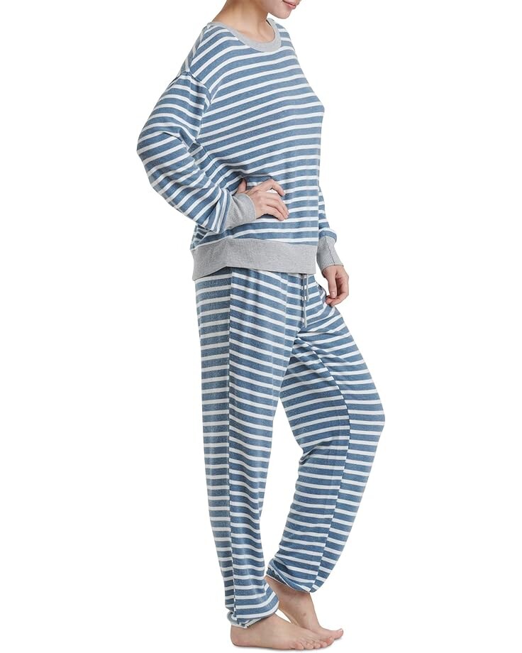 Пижамный комплект Splendid Westport Brushed Jersey Long Sleeve PJ Set, цвет Dusted Teal Weekend Stripe
Пижамный комплект Splendid Westport Brushed Jersey Long Sleeve PJ Set, цвет Dusted Teal Weekend Stripe