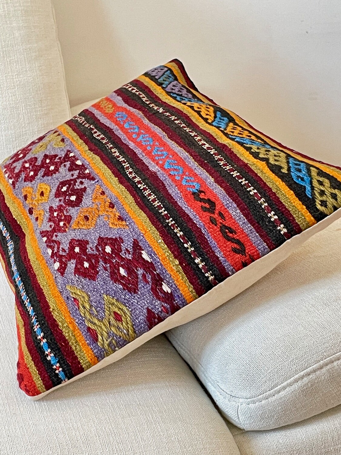 Винтажная подушка Kilim (16x24), инди-подушка, длинная поясничная подушка для декора гостиной на открытом воздухе, подушка для медитации Tapis kelim-подушка
Винтажная подушка Kilim (16x24), инди-подушка, длинная поясничная подушка для декора гостиной на открытом воздухе, подушка для медитации Tapis kelim-подушка