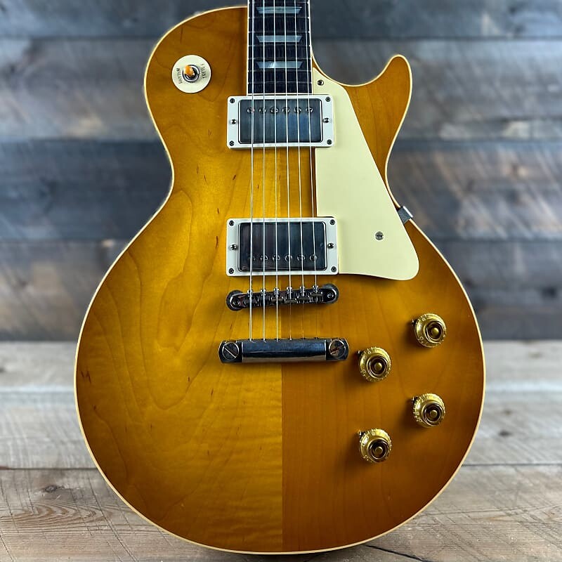 Электрогитара Gibson Custom Shop 1958 Les Paul Standard Reissue VOS - Lemon Burst 831593
Электрогитара Gibson Custom Shop 1958 Les Paul Standard Reissue VOS - Lemon Burst 831593