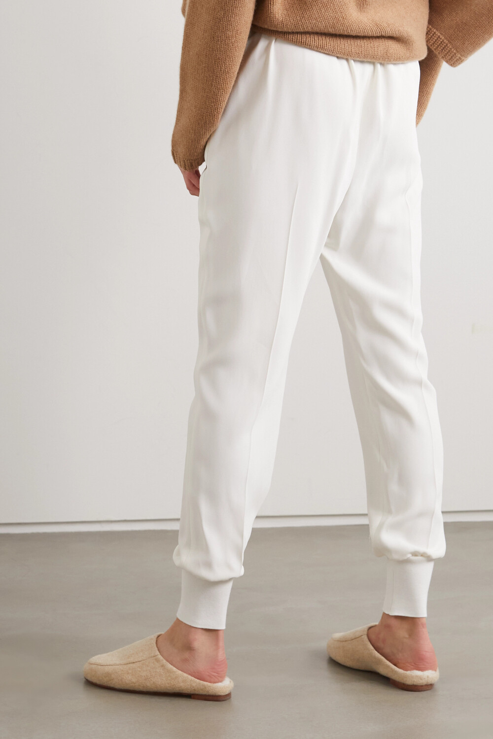 STELLA MCCARTNEY + NET SUSTAIN спортивные брюки Julia из эластичного кади, белый
STELLA MCCARTNEY + NET SUSTAIN спортивные брюки Julia из эластичного кади, белый