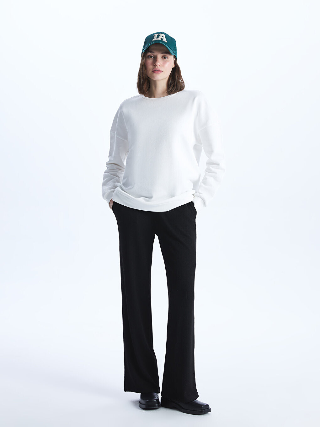 Женские однотонные спортивные штаны с эластичной резинкой на талии LCW Casual, новый черный
Женские однотонные спортивные штаны с эластичной резинкой на талии LCW Casual, новый черный
