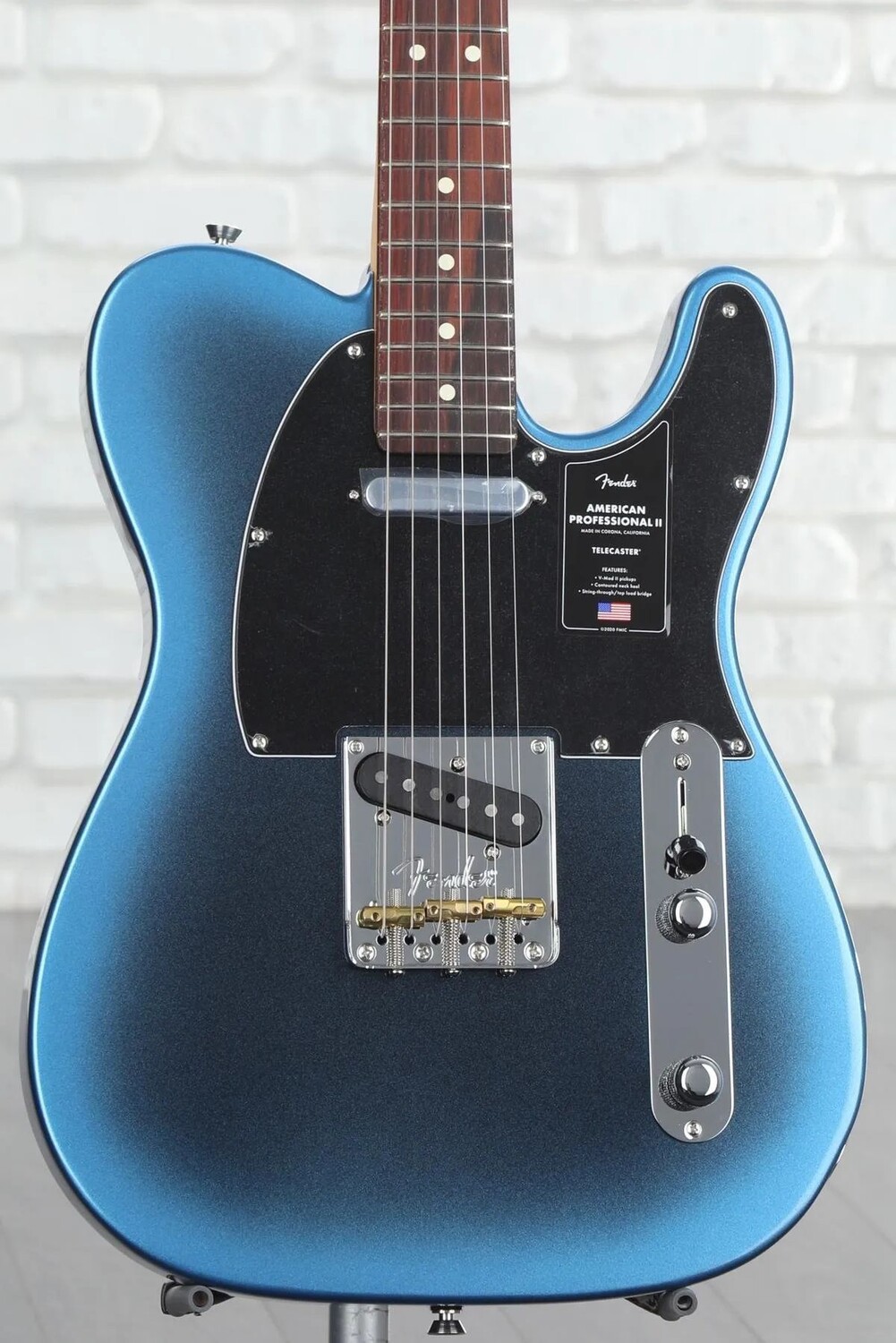 Fender American Professional II Telecaster — Dark Night с накладкой из палисандра
Fender American Professional II Telecaster — Dark Night с накладкой из палисандра