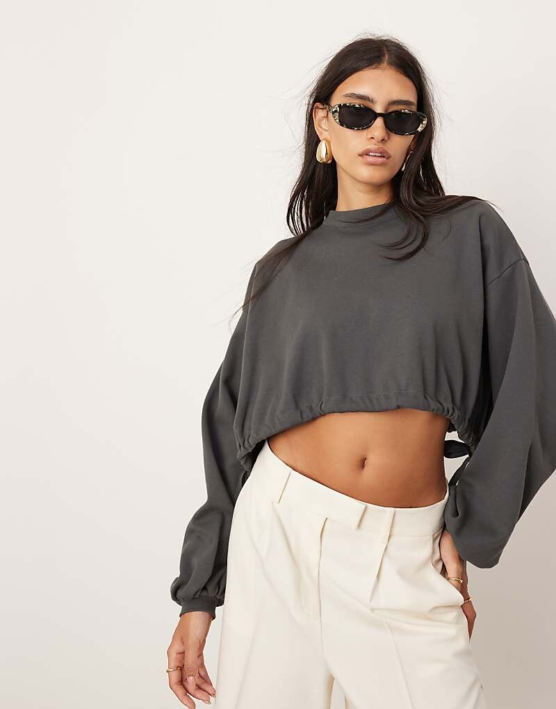 ASOS EDITION – Высококачественный трикотажный топ антрацитового цвета с длинными рукавами и рюшами
ASOS EDITION – Высококачественный трикотажный топ антрацитового цвета с длинными рукавами и рюшами