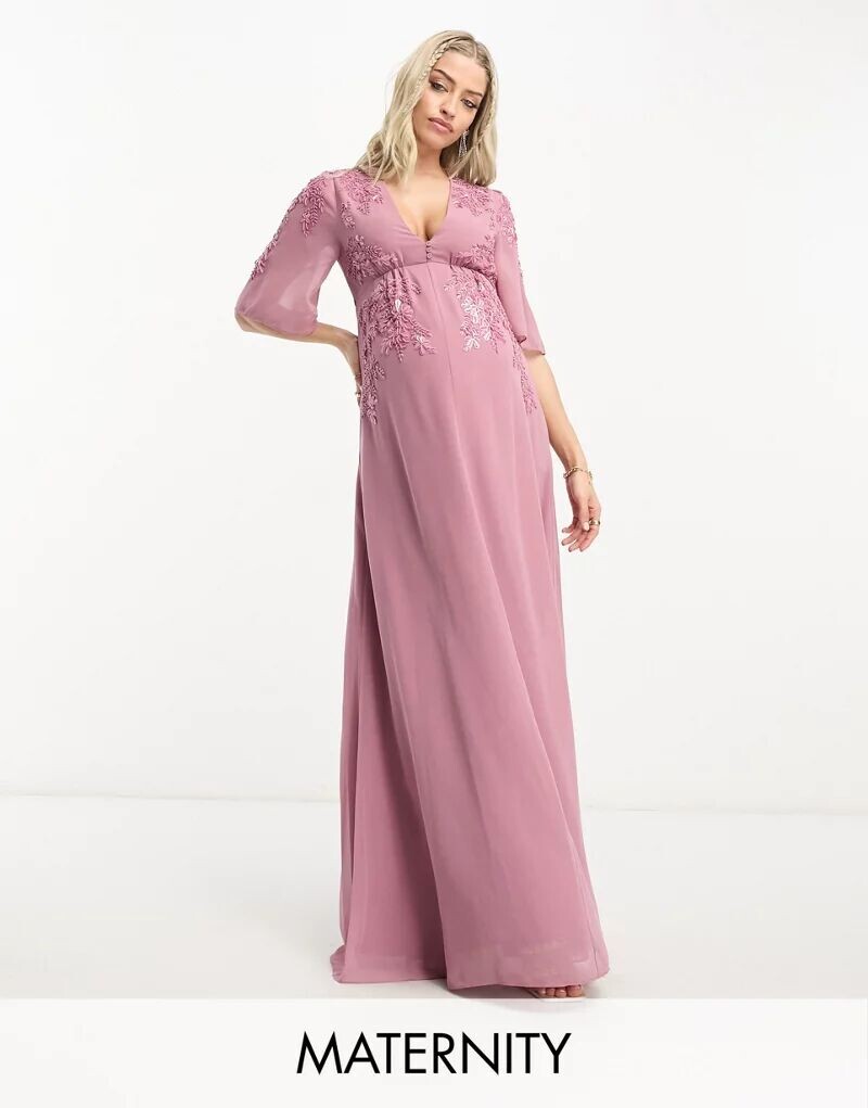 Лиловое платье макси с глубоким вырезом и декором Hope & Ivy Maternity, Коричневый
Лиловое платье макси с глубоким вырезом и декором Hope & Ivy Maternity, Коричневый