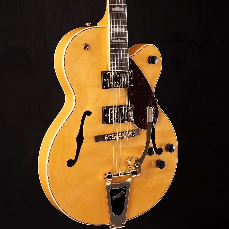 Электрогитара Gretsch G2410TG Streamliner Hollow Body Single-Cut w/Bigsby Village Amber 524
Электрогитара Gretsch G2410TG Streamliner Hollow Body Single-Cut w/Bigsby Village Amber 524
