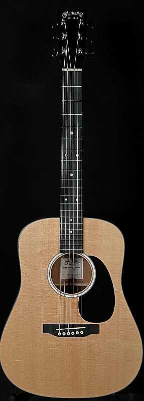 цена Martin Guitars Дредноут младший DJR-10E Guitars Dreadnought Jr. DJR-10E