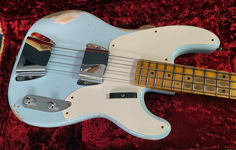

НОВЫЙ! 2022 Fender Custom Shop '55 Precision Bass Relic Sonic Blue у официального дилера весит 8,4 фунта