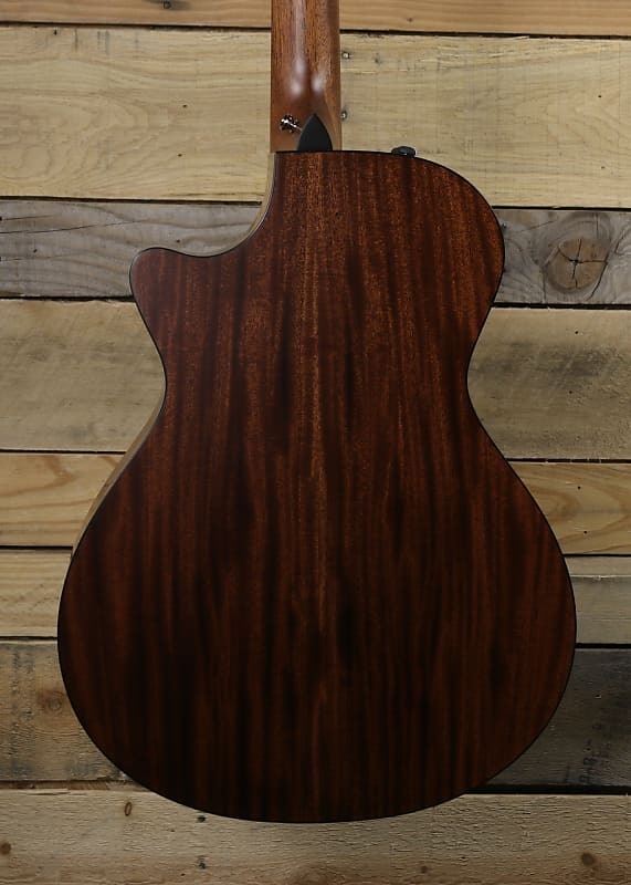 

Taylor 322ce 12-ладовая акустическая/электрическая гитара Shaded Edge Burst с футляром Taylor 322ce 12-Fret /Electric Guitar w/ Case