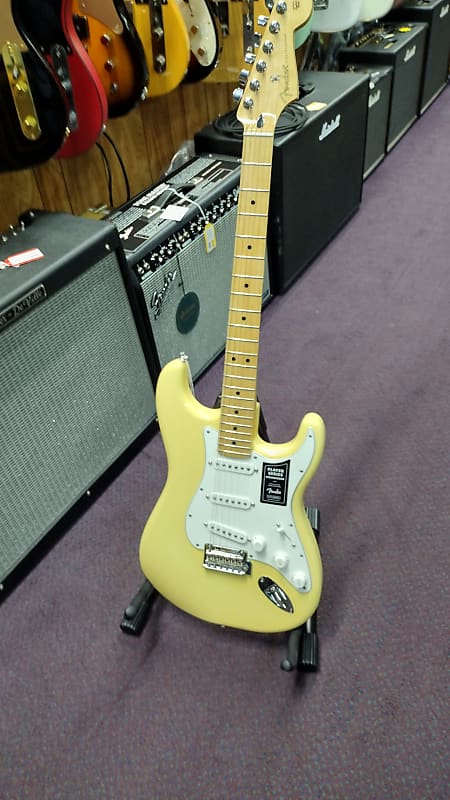 Stratocaster серии Fender Player Player Stratocaster