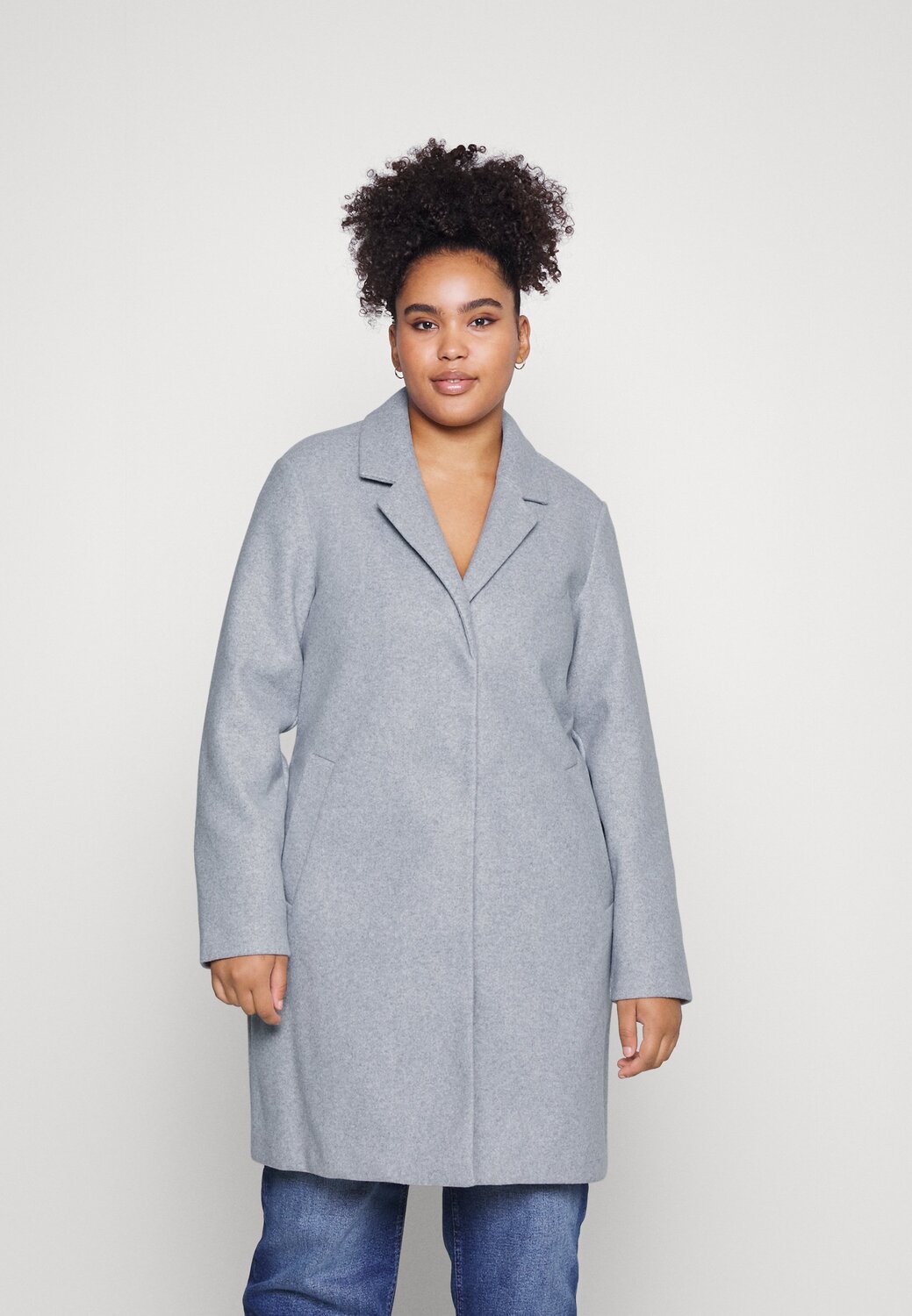 

Пальто Vero Moda Curve, серый