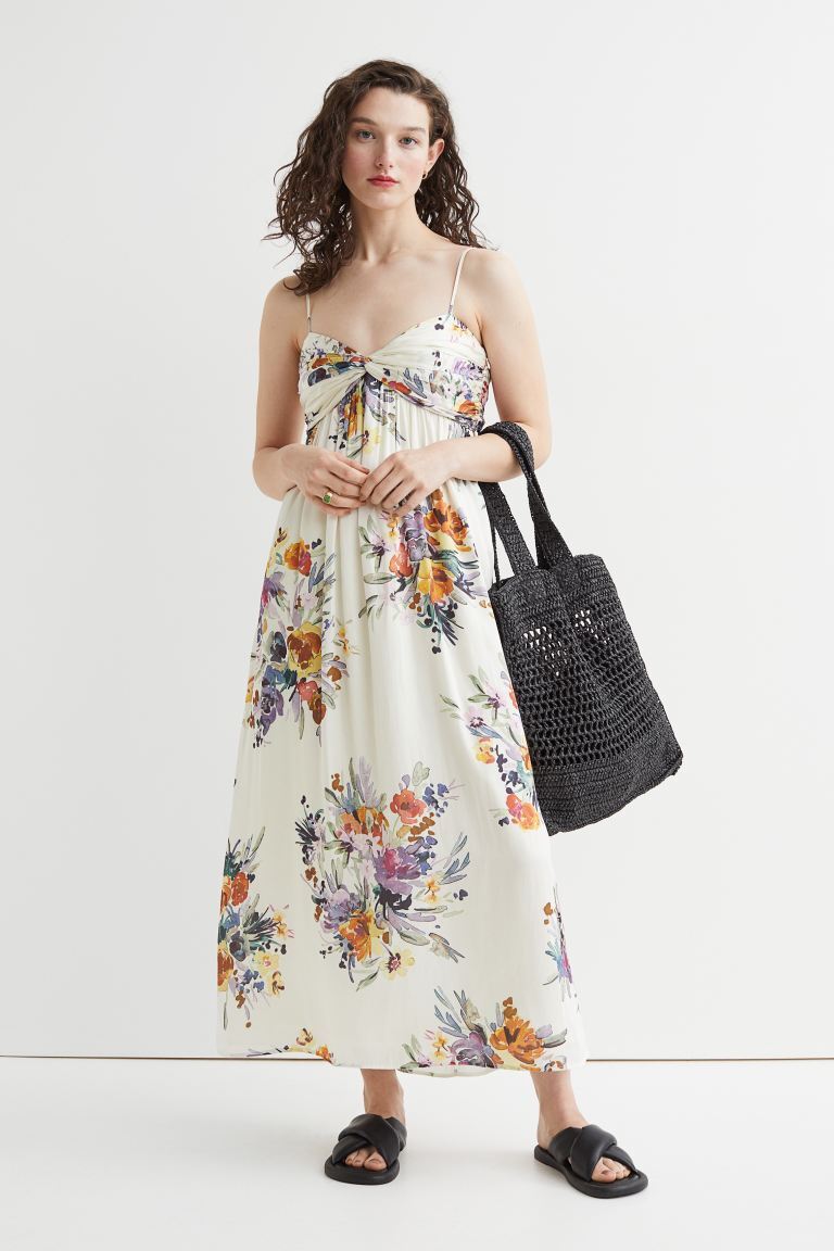 

Длинное атласное платье H&M, белые цветы