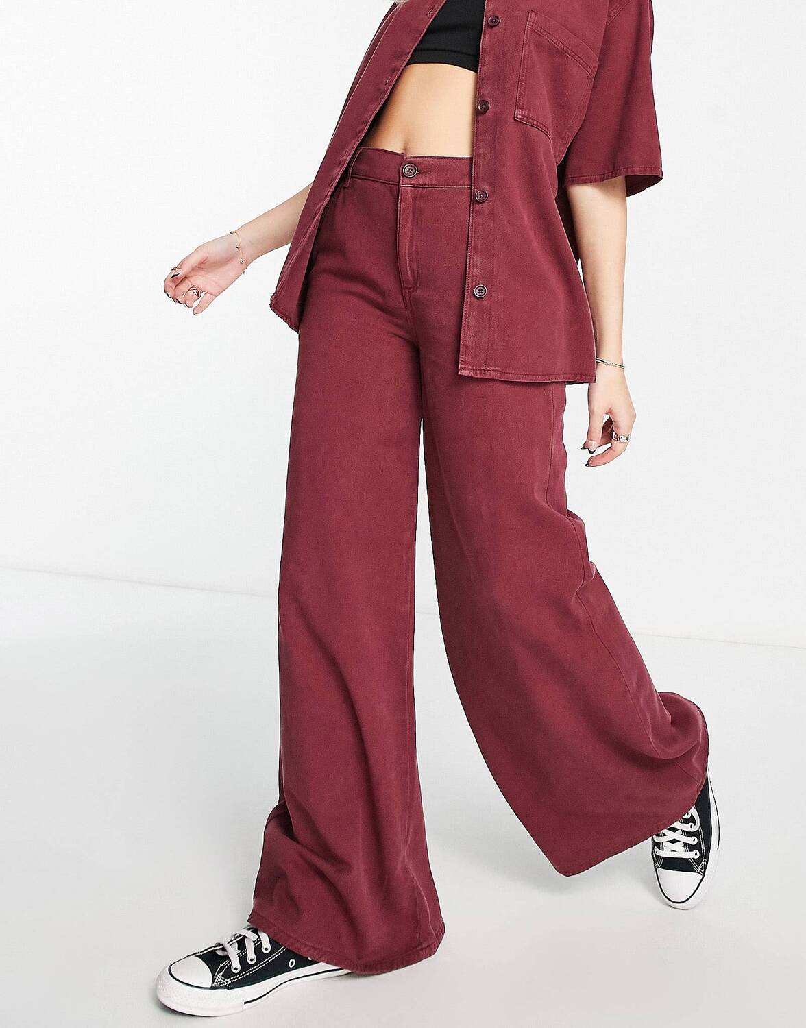 Брюки свободного кроя бордового цвета ASOS DESIGN