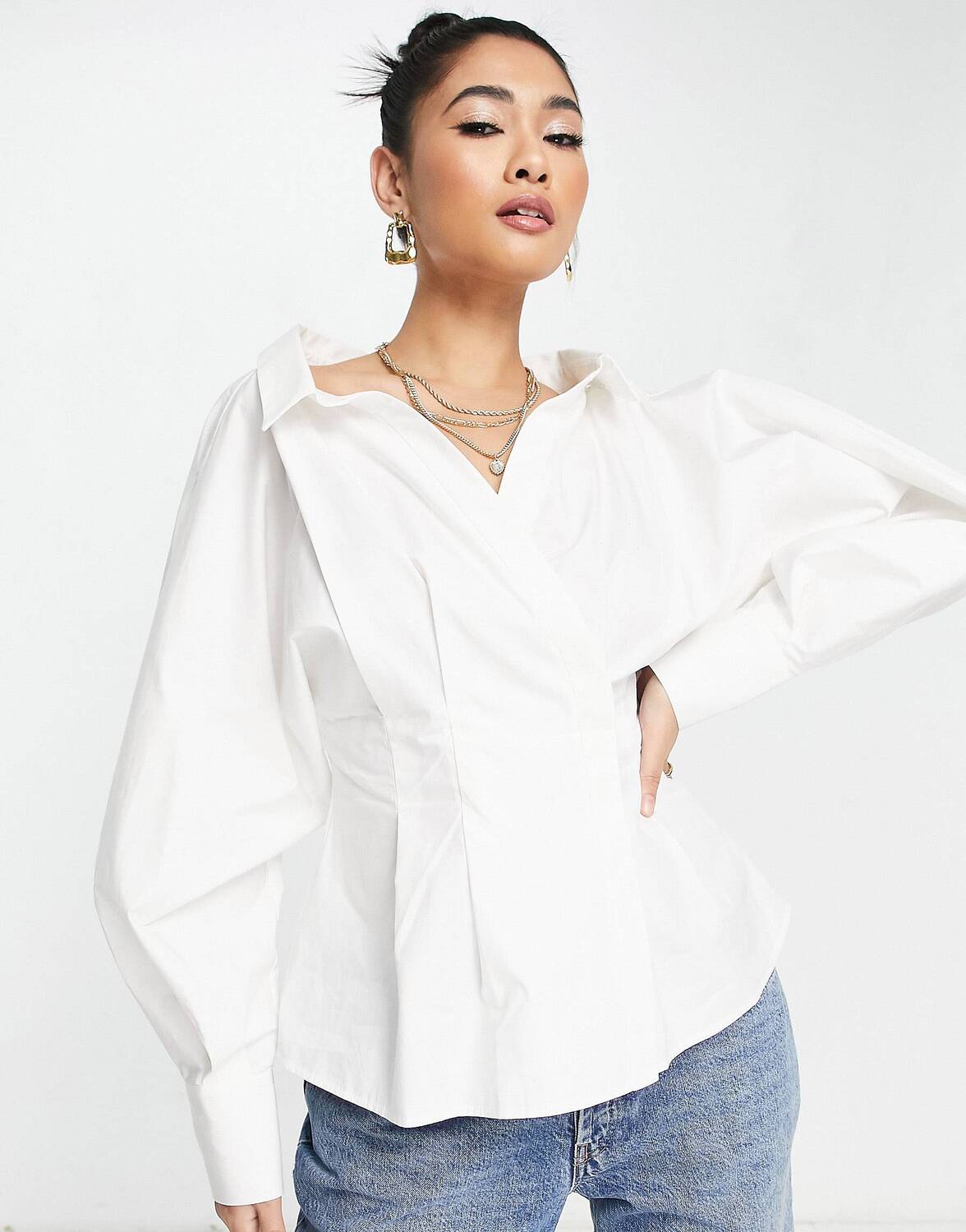 

Белая рубашка со складками на талии ASOS EDITION