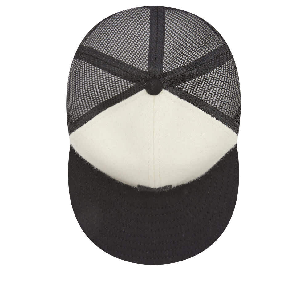 

Шерстяная кепка из коллаборации с New Era Fear of God ESSENTIALS
