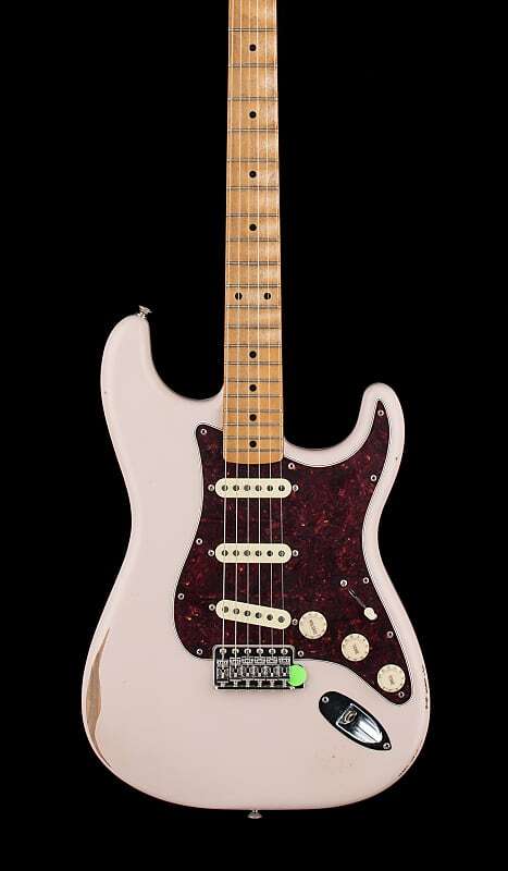 

Stratocaster 60-х годов Fender Limited Edition Road Worn Stratocaster — Shell Pink #46495 Limited Edition Road Worn '60s Stratocaster