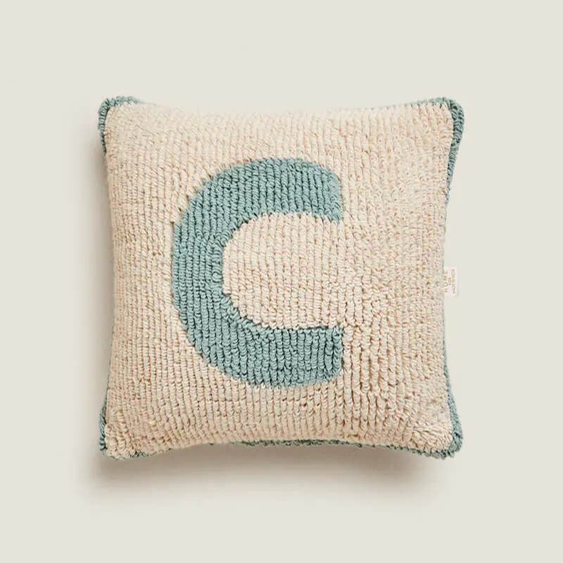 

Декоративная подушка Zara Home Embroidered Letter С, мультиколор