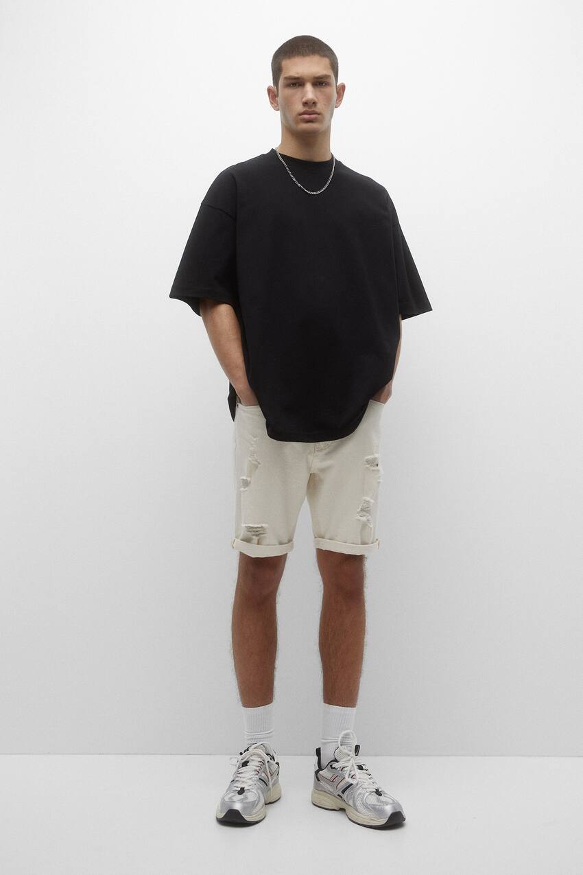 

Джинсовые рваные шорты узкого кроя голубого цвета бермуды Pull&Bear, экрю