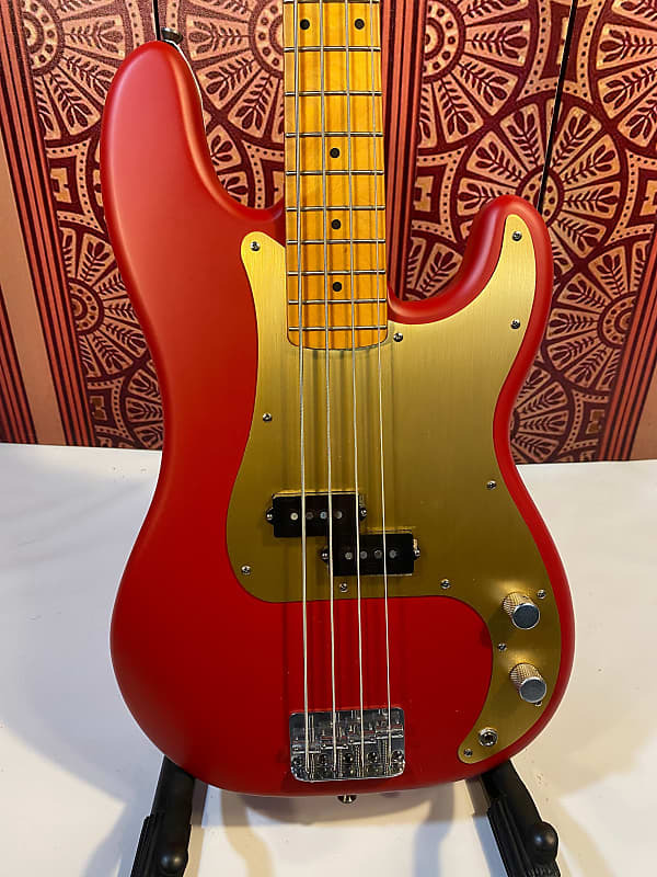 

Squier 40th Anniversary Vintage Edition Precision Bass - Satin Dakota Red Squier 40th Anniversary Edition Precision Bass