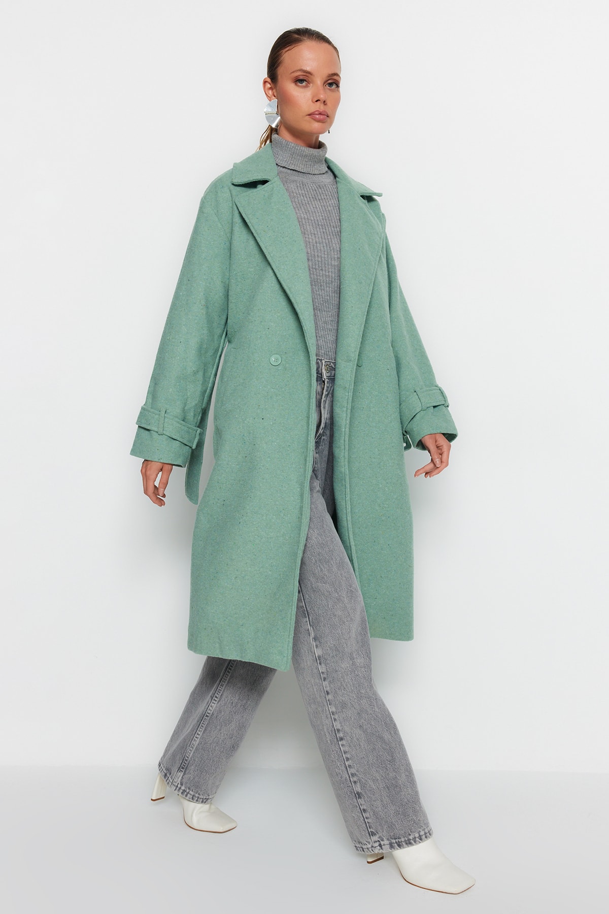 Пальто Trendyol оверсайз длинное кашемировое с широким кроем и поясом, зеленый
