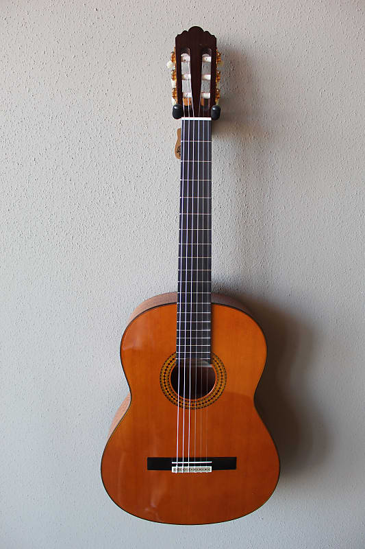 Абсолютно новая классическая гитара с нейлоновыми струнами Yamaha GC12C цена и фото