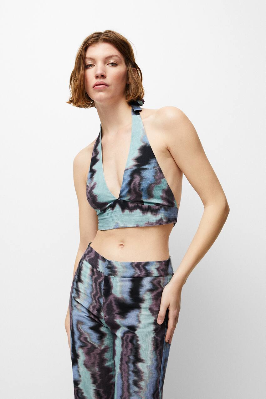 

Укороченный топ с принтом тай-дай и бретелькой на шее Pull&Bear, синий