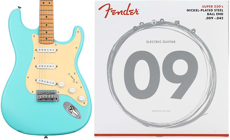 

Squier 40th Anniversary Stratocaster Electric Guitar Vintage Edition - Satin Seafoam Green с кленовым грифом в комплекте с Fender 0730250403 Squier + Fender 0379510549=1 0730250403=1