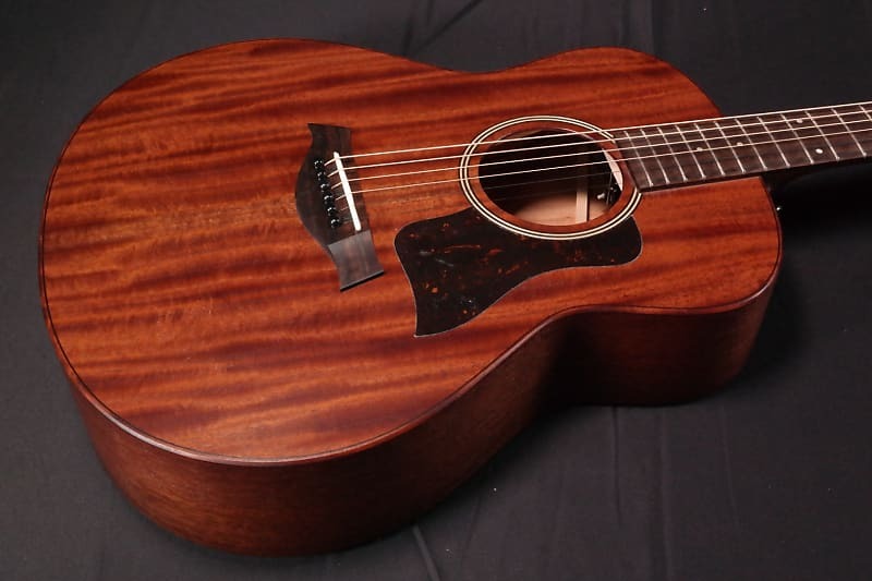 

Акустическая электрогитара Taylor GTe из красного дерева - 067 GTe Mahogany