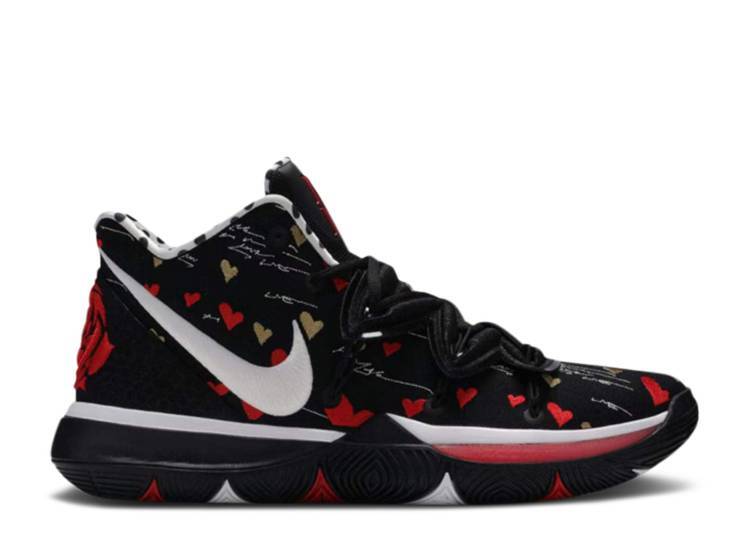 

Кроссовки Nike SNEAKERROOM X KYRIE 5 'I LOVE YOU MOM - BLACK', черный