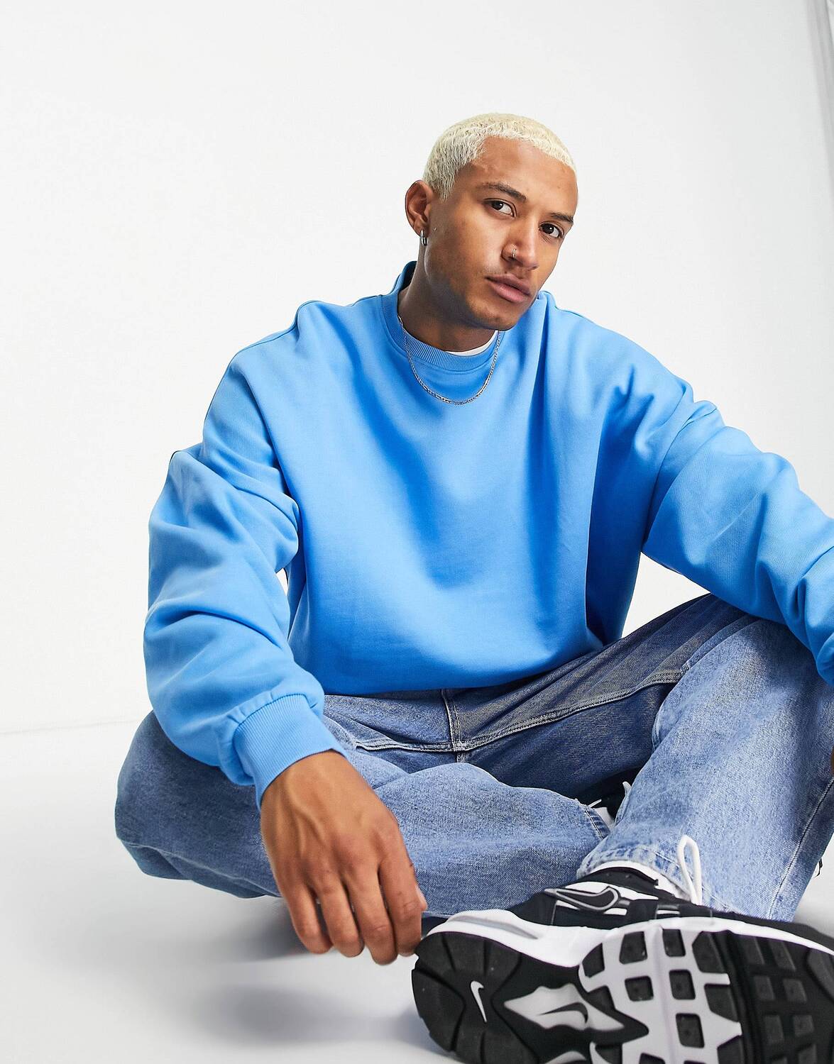

Ярко-синяя толстовка оверсайз ASOS DESIGN