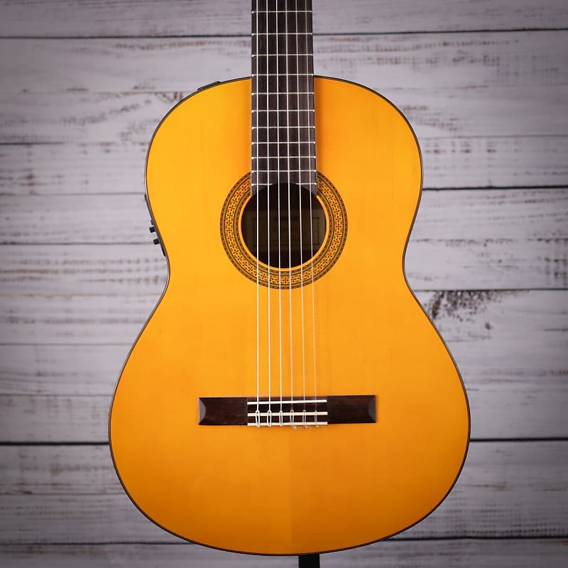 цена Классическая гитара Yamaha CGX102 CGX102 Classical