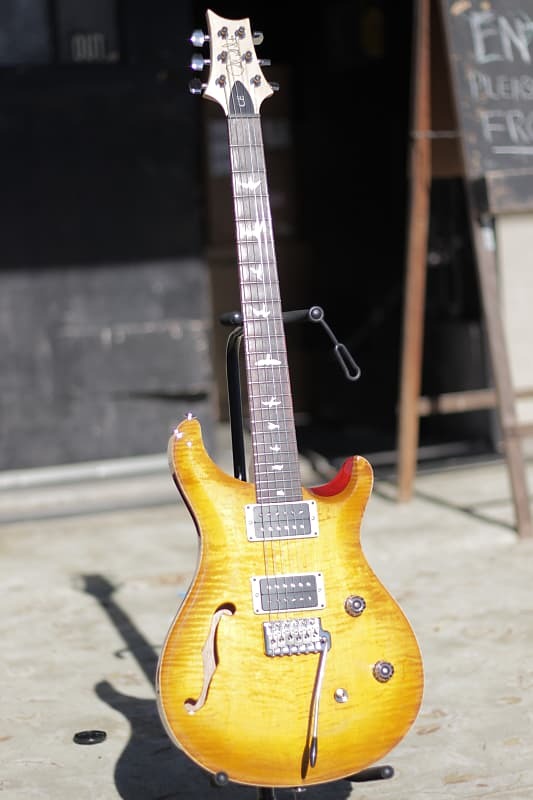 

PRS CE24 Semi Hollow 2022 - Mccarty Sunburst