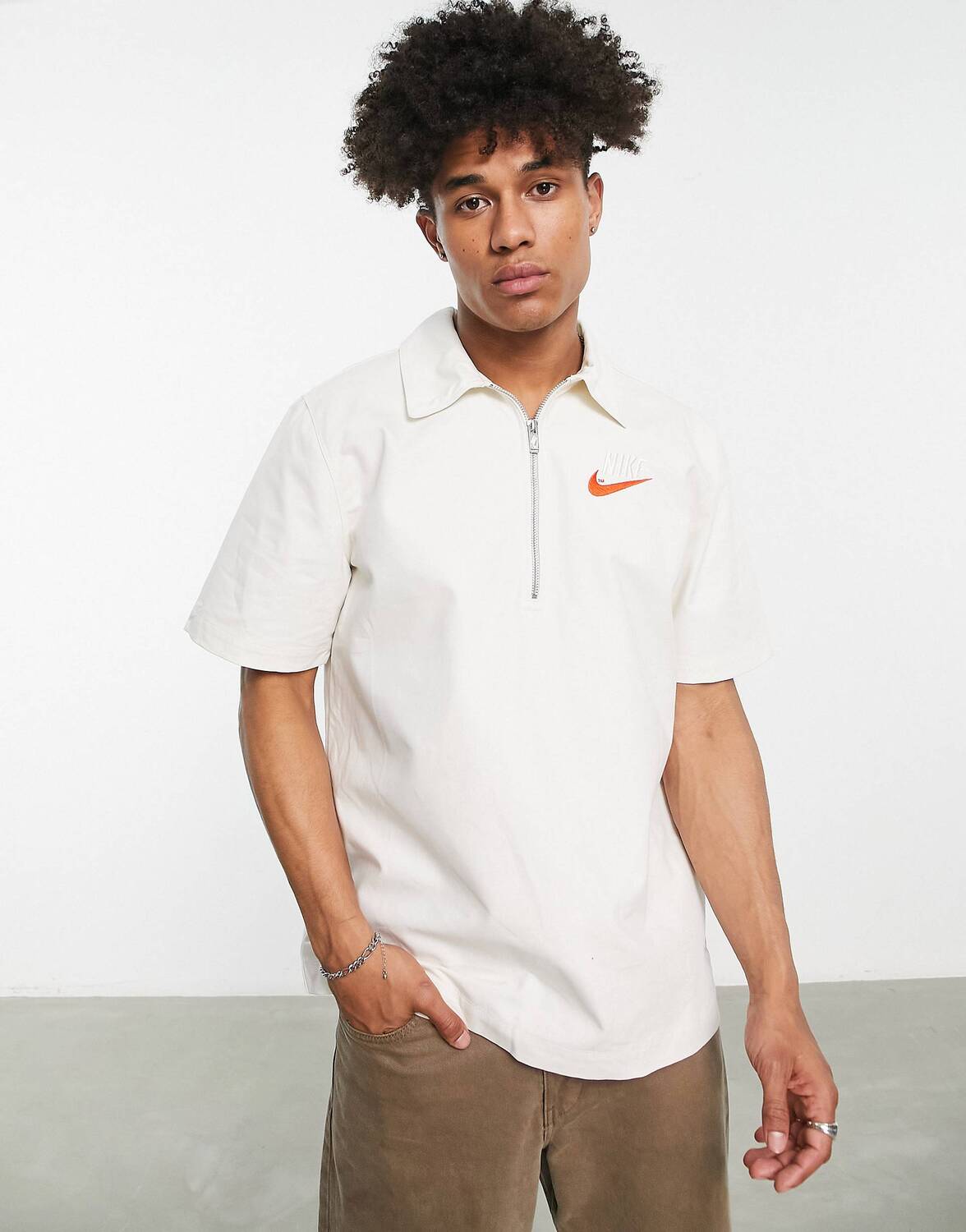 

Оверсайз тканая верхняя рубашка с молнией до половины Nike Trend белого фантомного цвета, Белый