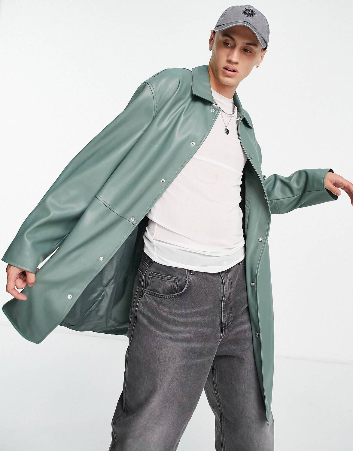 

Зеленый тренч из искусственной кожи ASOS DESIGN
