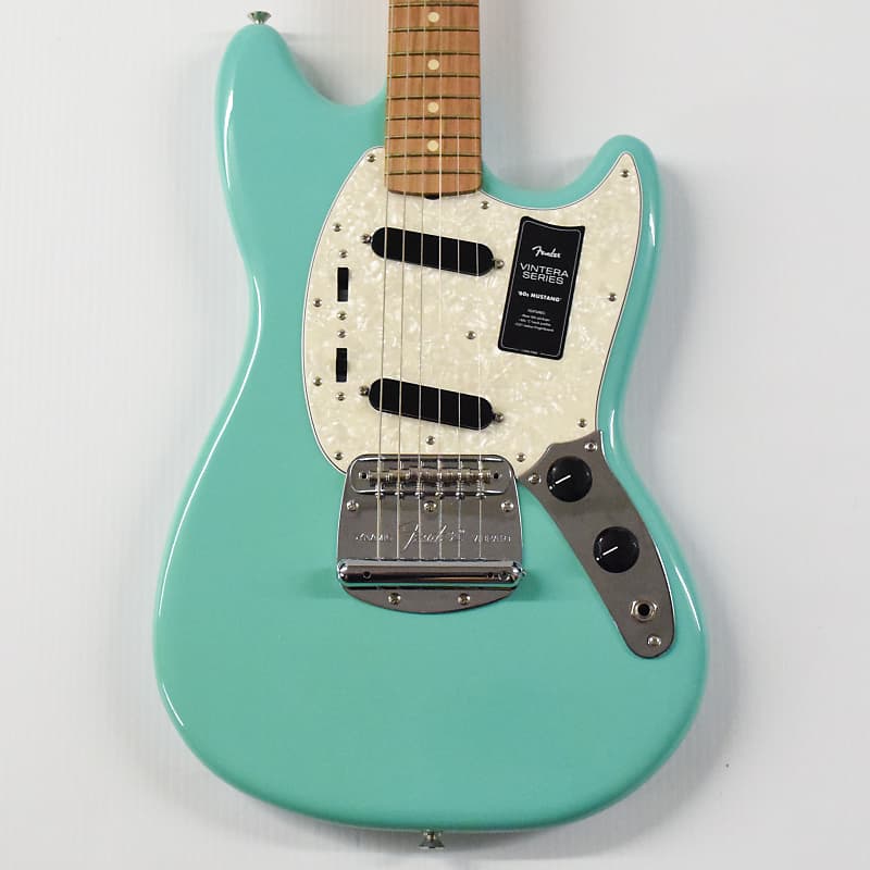 Fender Vintera '60s Mustang - Зеленая морская пена