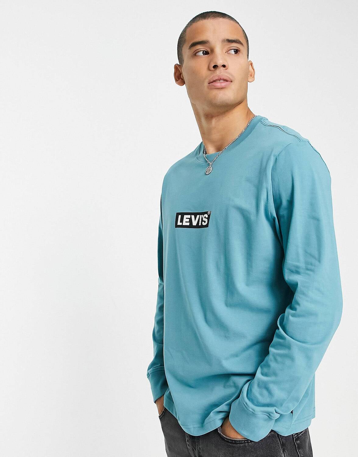 

Голубая футболка с длинными рукавами и логотипом \"бэби-бокс\" Levi's