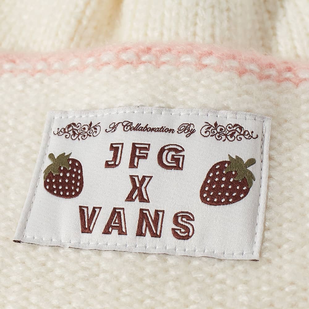 

Лыжная маска Vault x Joe Freshgoods Vans