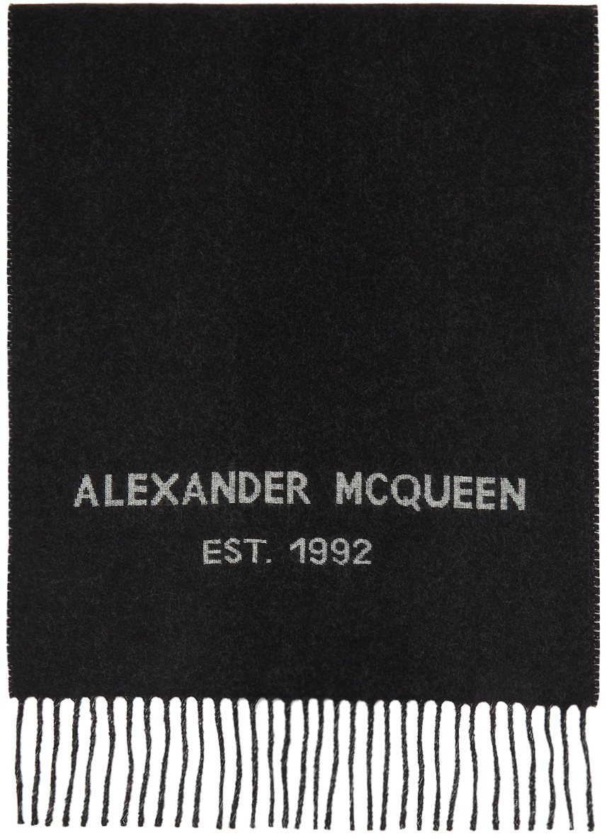 

Черный свободный шарф с граффити Alexander McQueen